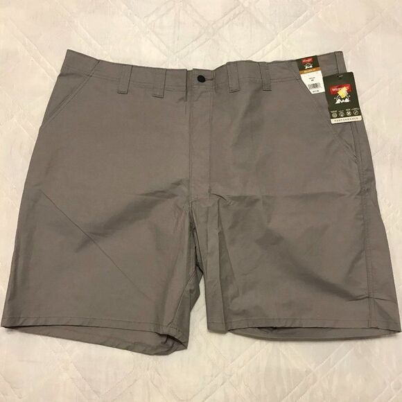 Wrangler Outdoor relaxed fit gray performance shorts size 46 - Picture 1 of 5